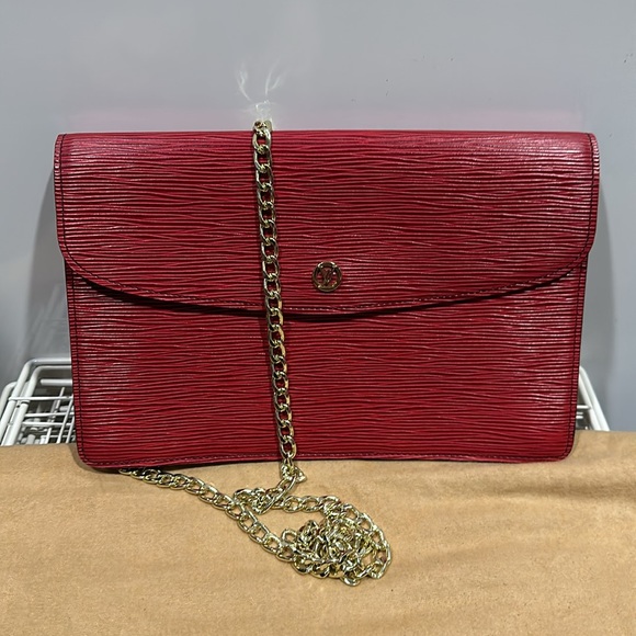 LV red Epi leather clutch with insert and unbranded chain. - Picture 1 of 17